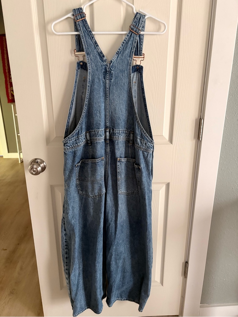 GAP Light Wash Denim Horseshoe Overalls Barrel Leg Jumpsuit Women’s Size M - Picture 3 of 4